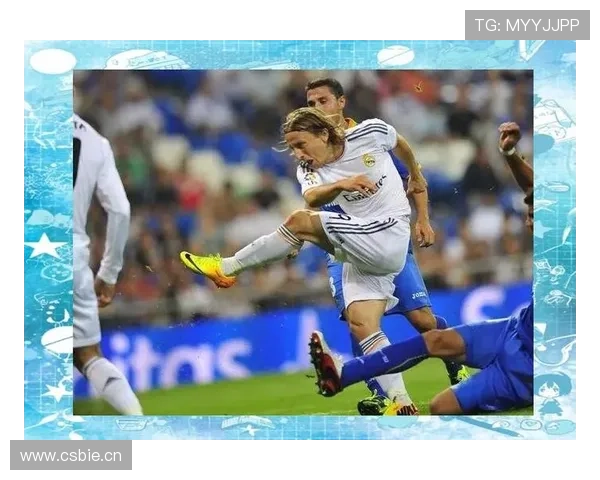 摆脱与转身能力：莫德里奇的核心技术优势