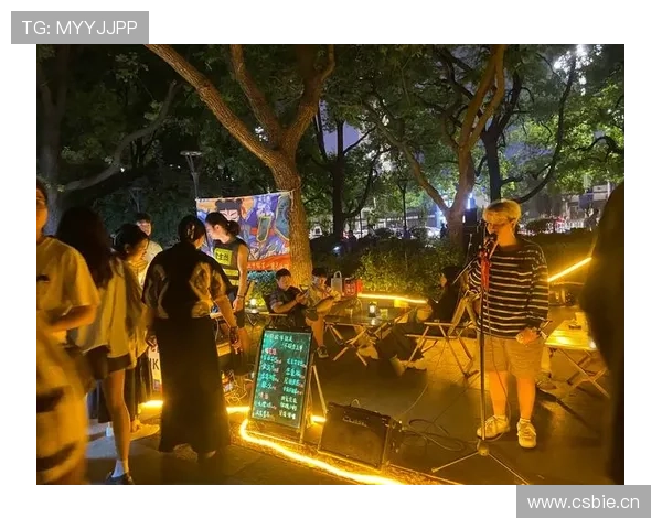 季丽萍居然凌晨三点还在刷直播，明星背后的夜生活真让人羡慕又心疼